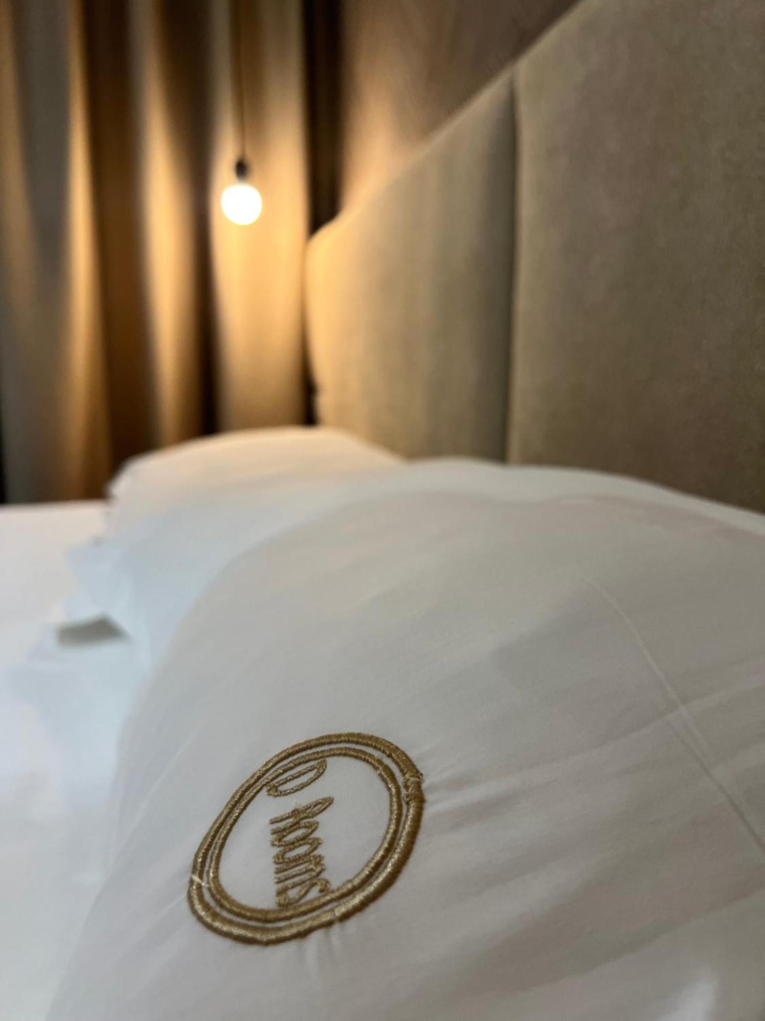 Enzo Rooms & Apartment Blloku 地拉那 外观 照片