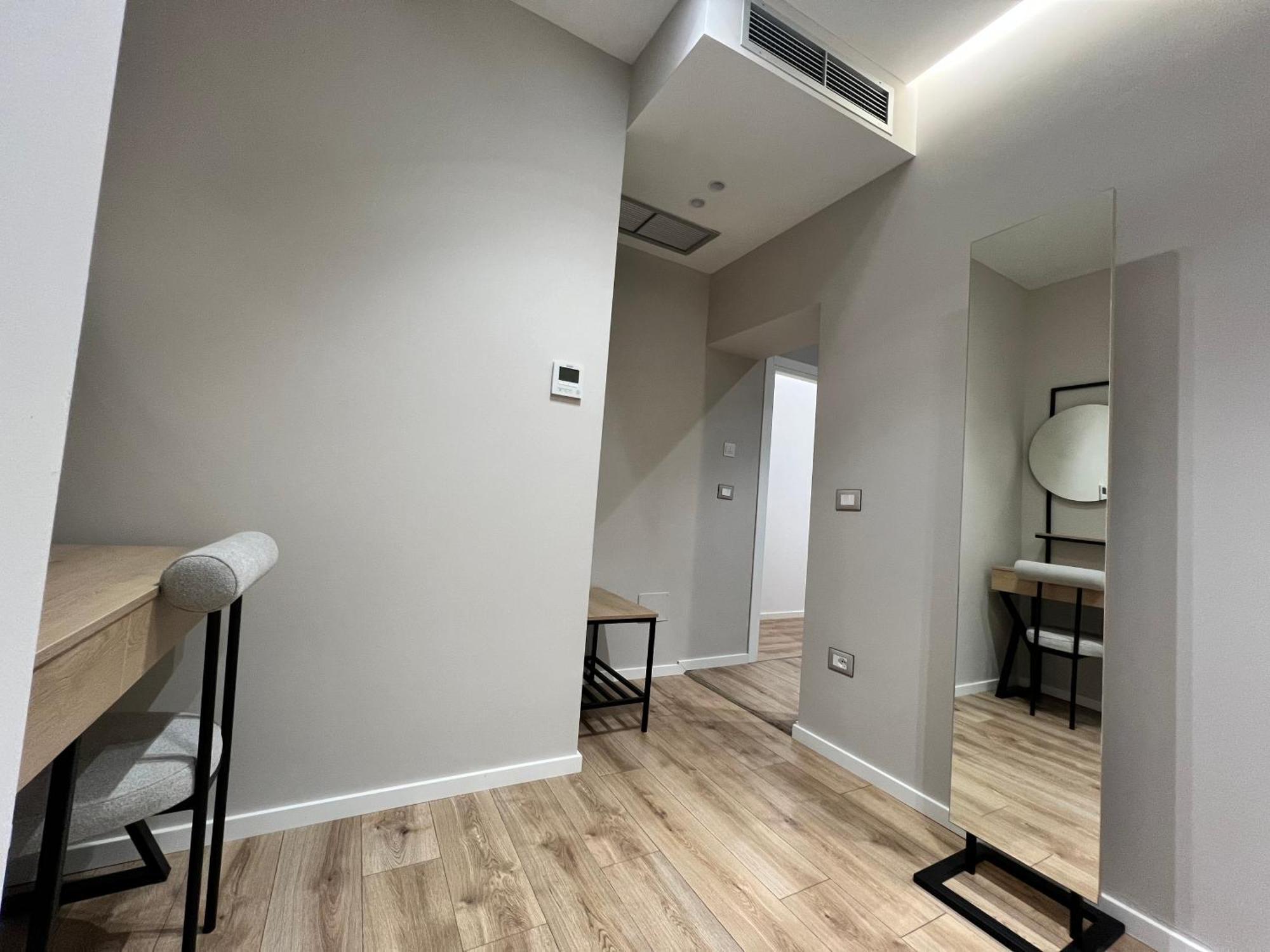Enzo Rooms & Apartment Blloku 地拉那 外观 照片